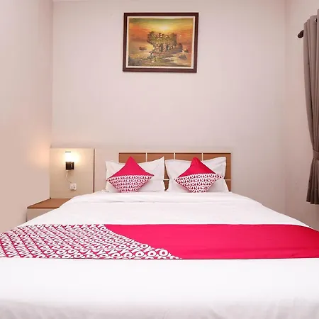 Mawar Indah Hotel Near Stasiun Balapan Solo Mitra Reddoorz-3